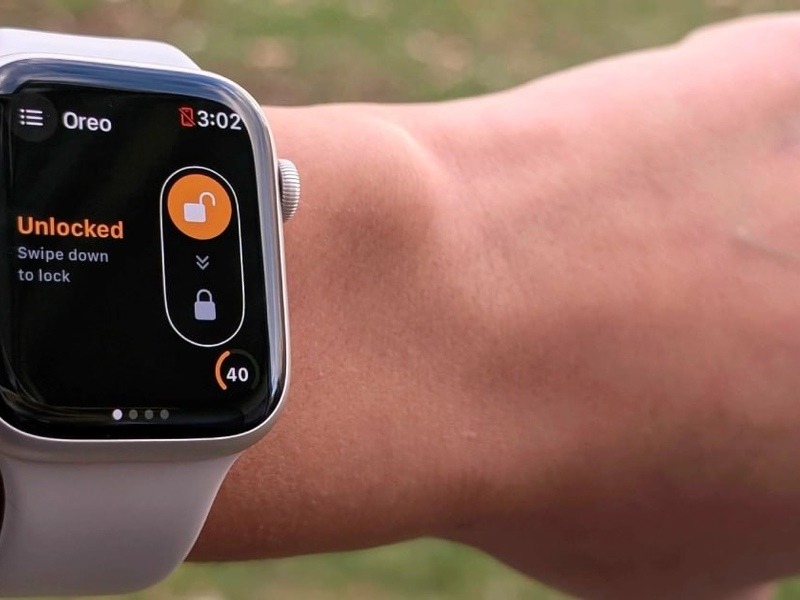 Kyiv Auto Trade | Rivian + Apple Watch: керування авто з вашого зап'ястя.